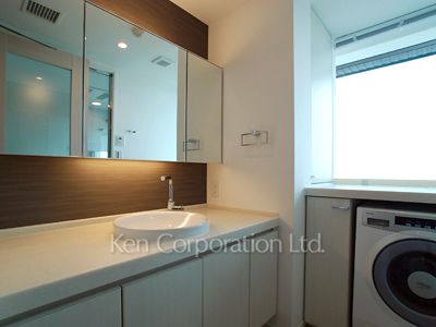 ラ・トゥール青葉台の写真 パウダールーム ※28階の同じ間取タイプを撮影。仕様が異なることがあります。