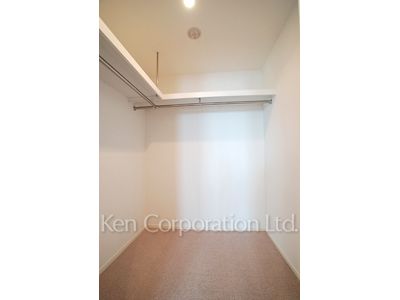 ラ・トゥール青葉台の写真 ウォークインクローゼット ※28階の同じ間取タイプを撮影。仕様が異なることがあります。