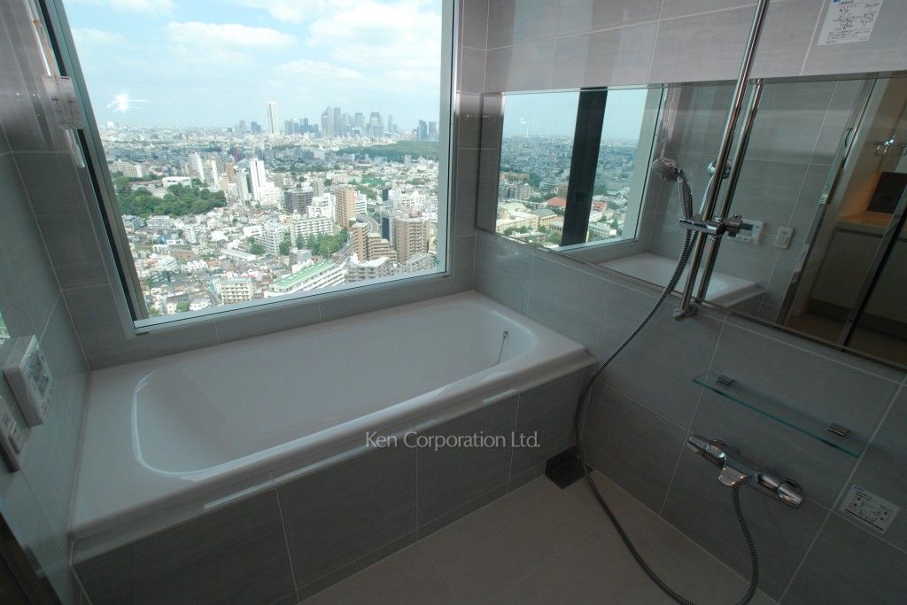 ラ・トゥール青葉台の写真 バスルーム ※28階の同じ間取タイプを撮影。仕様が異なることがあります。