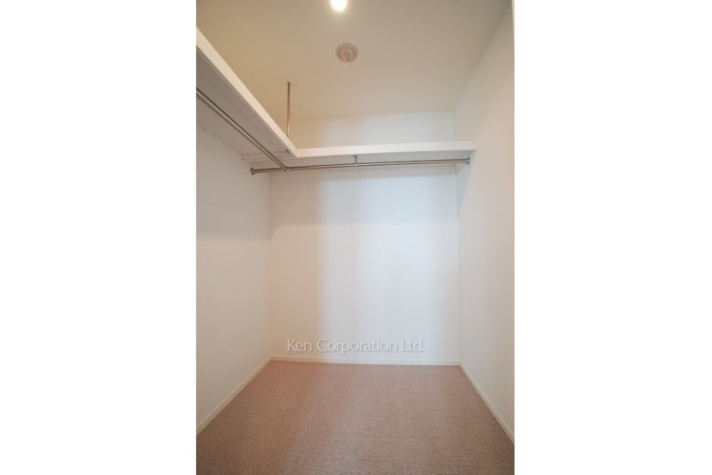 ラ・トゥール青葉台の写真 ウォークインクローゼット ※28階の同じ間取タイプを撮影。仕様が異なることがあります。