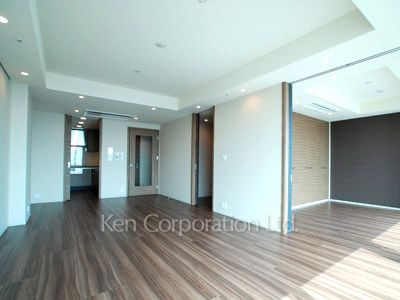 ラ・トゥール青葉台の写真 リビングダイニング ※31階の同じ間取タイプを撮影。仕様が異なることがあります。