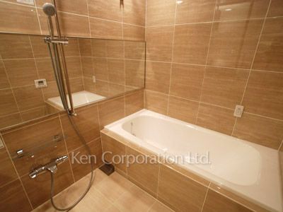 ラ・トゥール青葉台の写真 バスルーム ※31階の同じ間取タイプを撮影。仕様が異なることがあります。