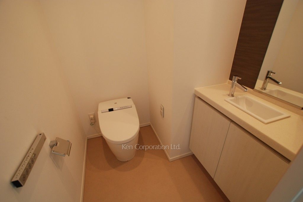 トイレ ※32階の同じ間取タイプを撮影。仕様が異なることがあります。