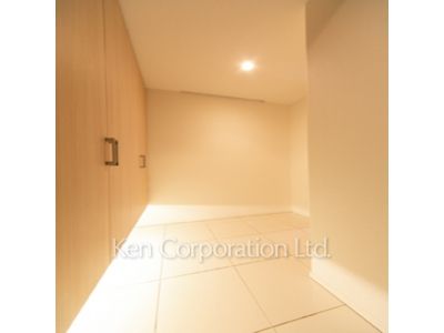 玄関 ※写真・画像は実際と異なる場合がございます。部屋写真は同一タイプのものです。（ただし、画像中にタイプ名の記載がある場合はその記載内容を優先します。）