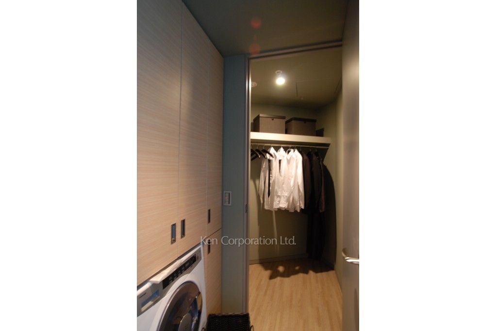 セントラルパークタワー ラ・トゥール新宿の写真 ウォークインクローゼット ※10階の同じ間取タイプを撮影。仕様が異なることがあります。