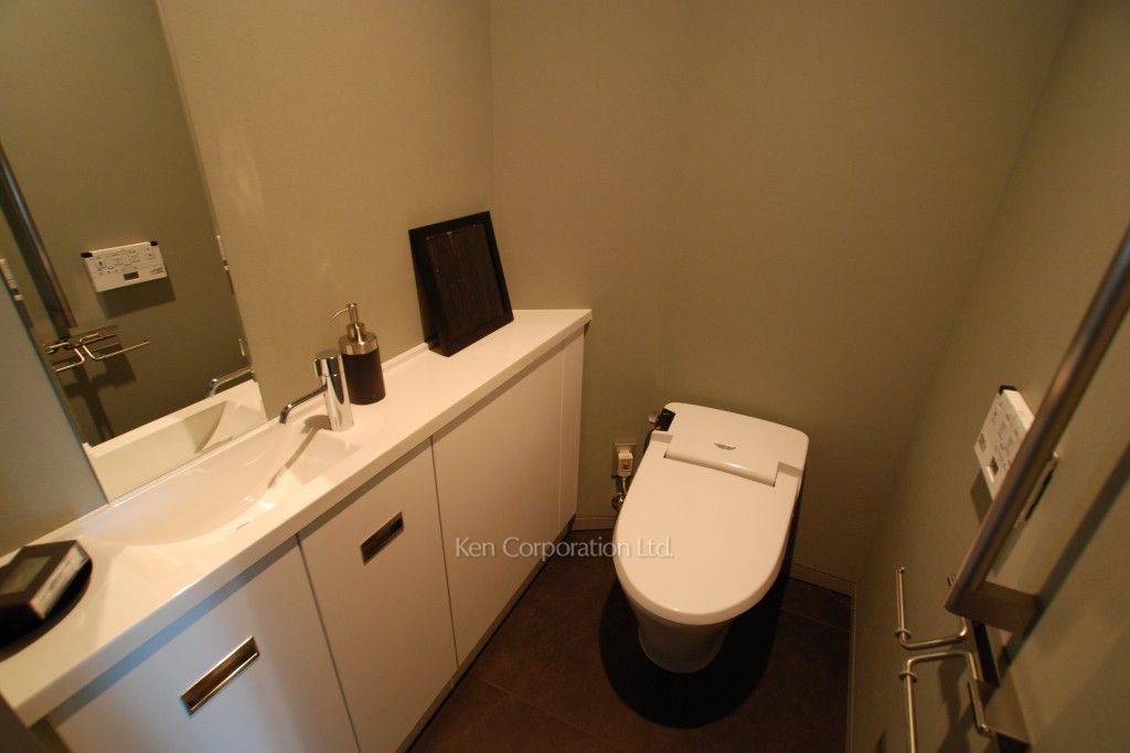 セントラルパークタワー ラ・トゥール新宿の写真 トイレ ※10階の同じ間取タイプを撮影。仕様が異なることがあります。