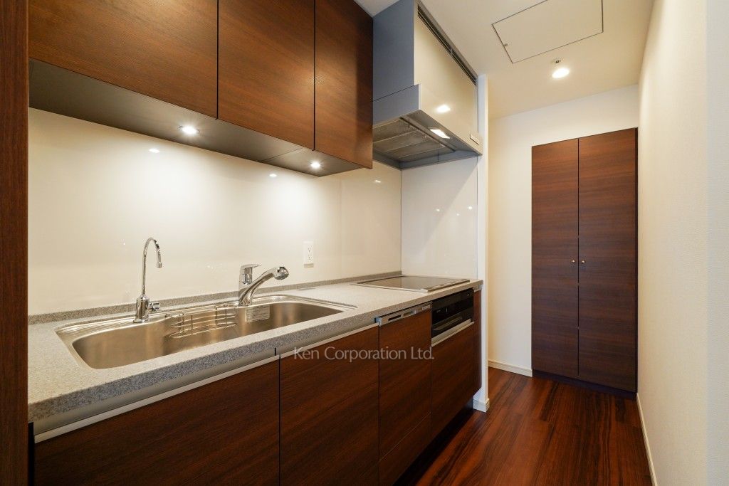 セントラルパークタワー ラ・トゥール新宿の写真 キッチン ※21階の同じ間取タイプを撮影。仕様が異なることがあります。