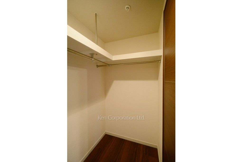 セントラルパークタワー ラ・トゥール新宿の写真 ウォークインクローゼット ※21階の同じ間取タイプを撮影。仕様が異なることがあります。