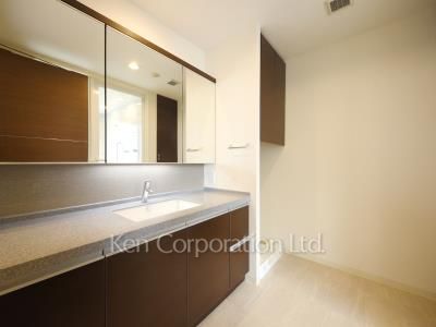 セントラルパークタワー ラ・トゥール新宿の写真 パウダールーム ※33階の同じ間取タイプを撮影。仕様が異なることがあります。