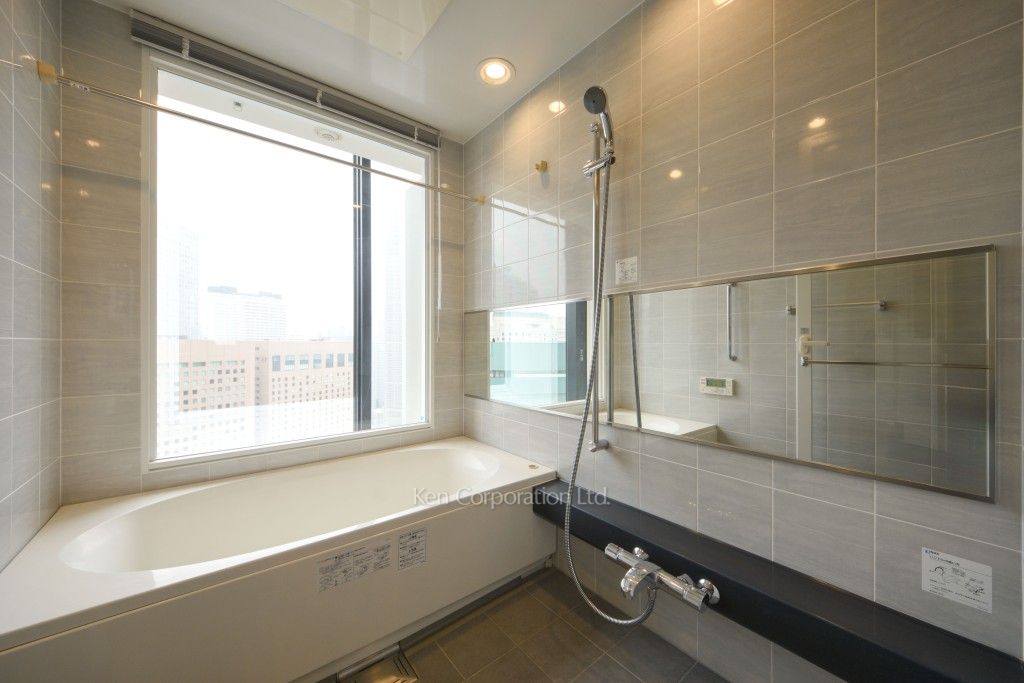 セントラルパークタワー ラ・トゥール新宿の写真 バスルーム ※33階の同じ間取タイプを撮影。仕様が異なることがあります。