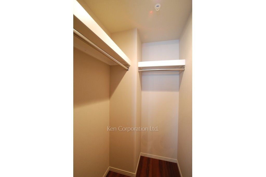 セントラルパークタワー ラ・トゥール新宿の写真 ウォークインクローゼット ※21階の同じ間取タイプを撮影。仕様が異なることがあります。