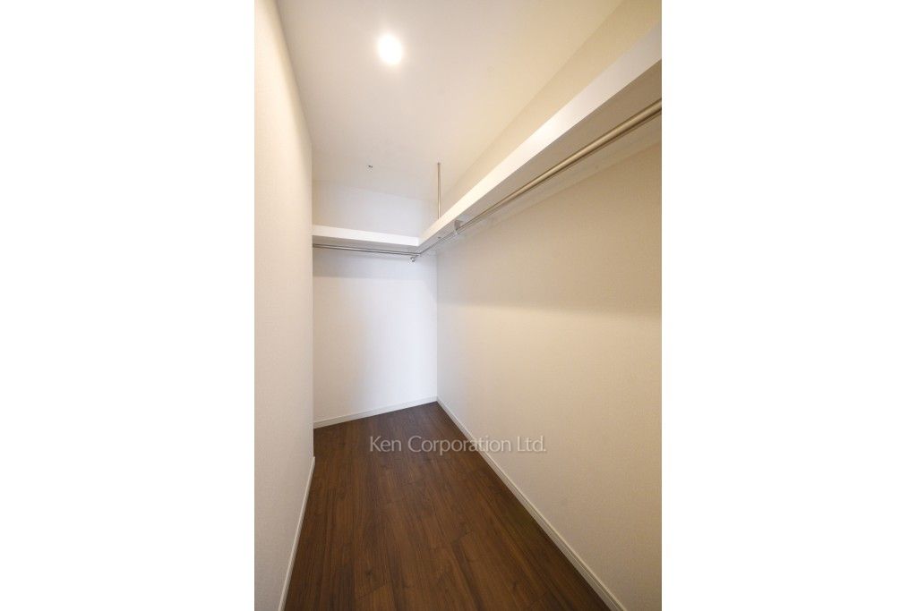 セントラルパークタワー ラ・トゥール新宿の写真 ウォークインクローゼット ※30階の同じ間取タイプを撮影。仕様が異なることがあります。