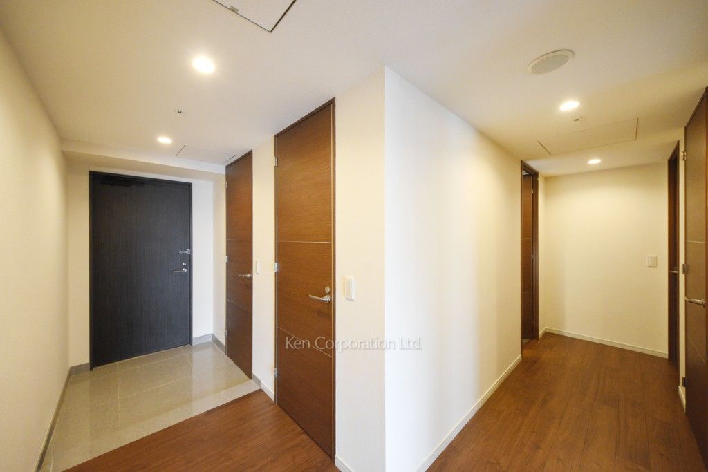 セントラルパークタワー ラ・トゥール新宿の写真 玄関 ※30階の同じ間取タイプを撮影。仕様が異なることがあります。