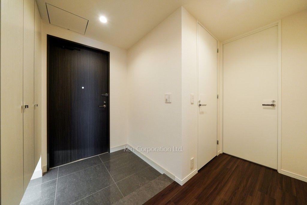 セントラルパークタワー ラ・トゥール新宿の写真 玄関 ※28階の同じ間取タイプを撮影。仕様が異なることがあります。