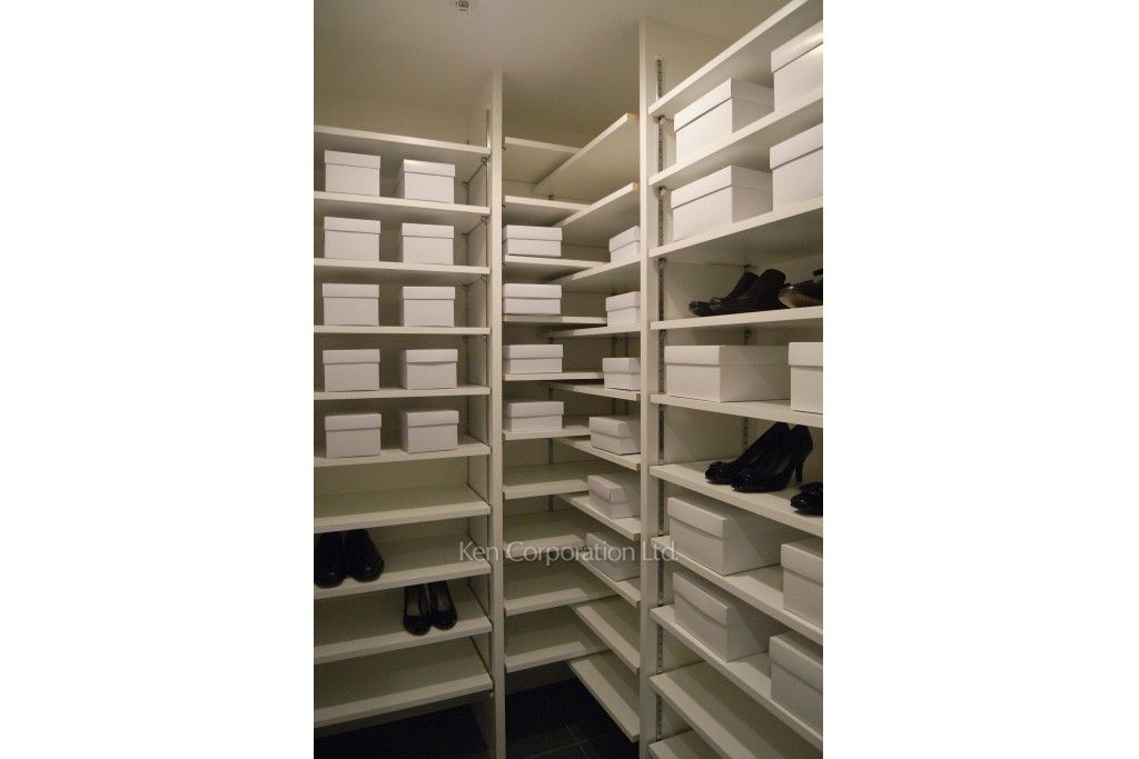 セントラルパークタワー ラ・トゥール新宿の写真 シューズインクローゼット ※22階の同じ間取タイプを撮影。仕様が異なることがあります。