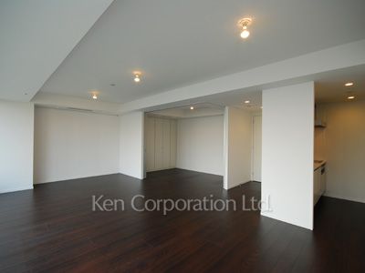 セントラルパークタワー ラ・トゥール新宿の写真 居室（LDなど）