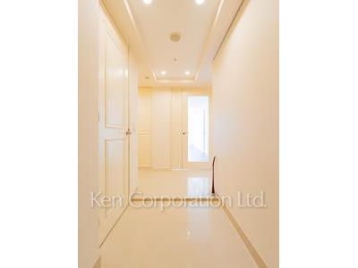 玄関 ※37階の同じ間取タイプを撮影。仕様が異なることがあります。