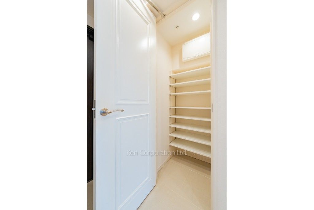 セントラルパークタワー ラ・トゥール新宿の写真 クローゼット ※37階の同じ間取タイプを撮影。仕様が異なることがあります。