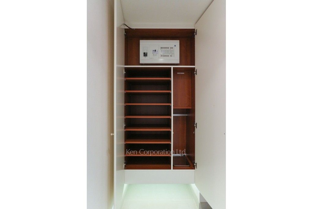 セントラルパークタワー ラ・トゥール新宿の写真 シューズクローゼット ※40階の同じ間取タイプを撮影。仕様が異なることがあります。