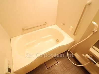 エンブレムコート明石町の写真 バスルーム ※4階の同じ間取タイプを撮影。仕様が異なることがあります。