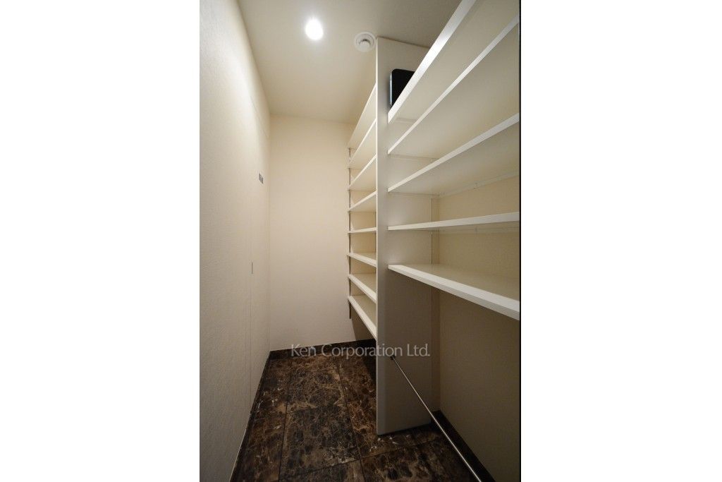 ラ・トゥール飯田橋の写真 シューズインクローゼット