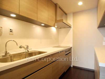 ラ・トゥール飯田橋の写真 キッチン ※20階の同じ間取タイプを撮影。仕様が異なることがあります。