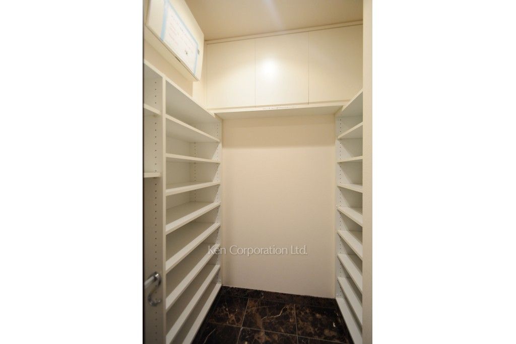 パークコート麻布十番ザ・タワーの写真 シューズインクローゼット