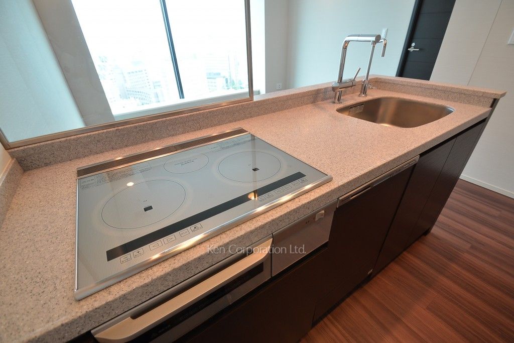 ラ・トゥール渋谷の写真 キッチン ※19階の同じ間取タイプを撮影。仕様が異なることがあります。