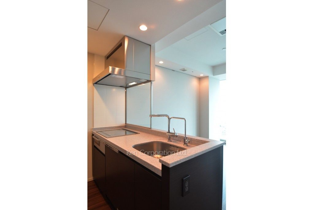 ラ・トゥール渋谷の写真 キッチン ※19階の同じ間取タイプを撮影。仕様が異なることがあります。