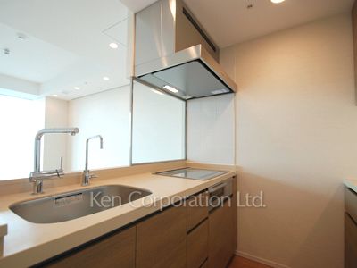 ラ・トゥール渋谷の写真 キッチン ※18階の同じ間取タイプを撮影。仕様が異なることがあります。