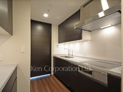 ラ・トゥール渋谷の写真 キッチン ※13階の同じ間取タイプを撮影。仕様が異なることがあります。