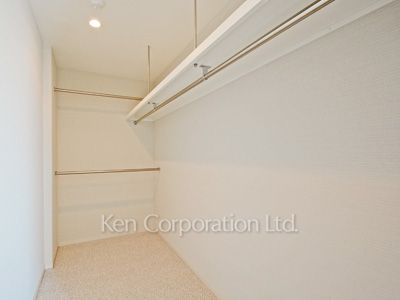 ラ・トゥール渋谷の写真 ウォークインクローゼット ※13階の同じ間取タイプを撮影。仕様が異なることがあります。