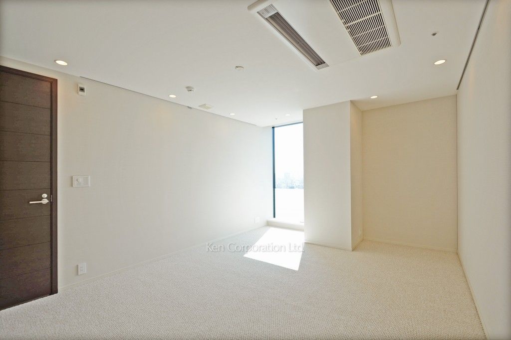 ラ・トゥール渋谷の写真 マスタベットルーム ※13階の同じ間取タイプを撮影。仕様が異なることがあります。