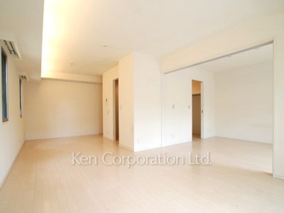 レジディア祐天寺の写真 リビングダイニング