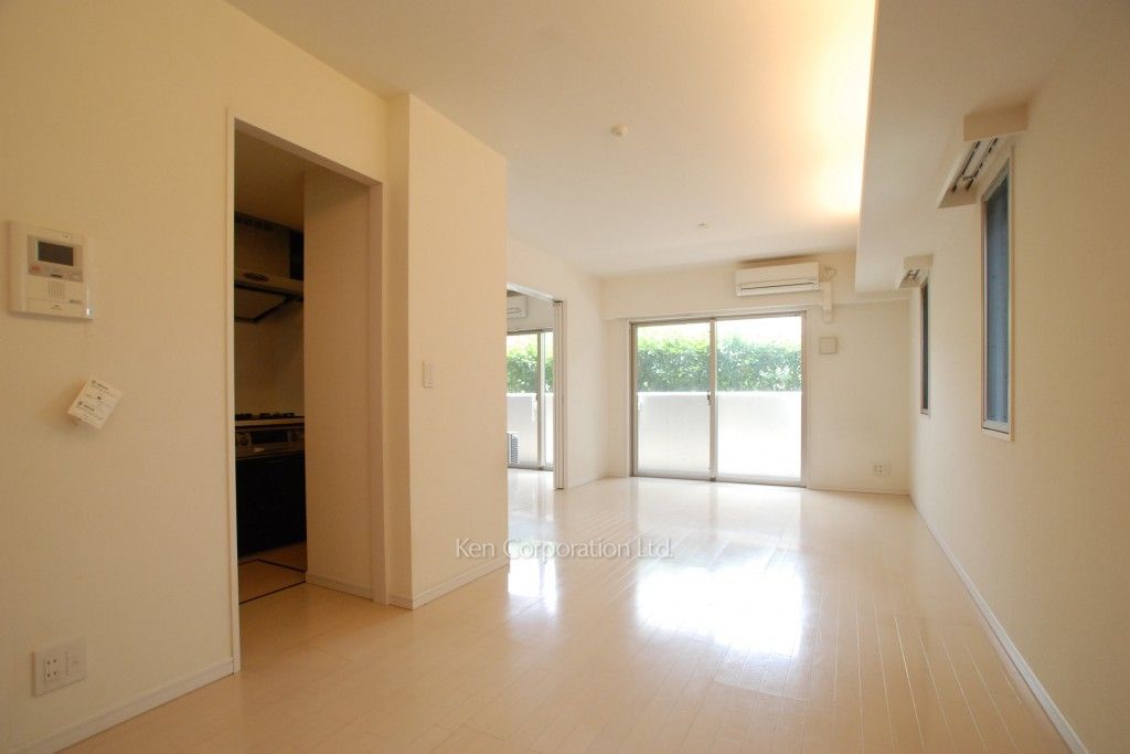 レジディア祐天寺の写真 リビングダイニング