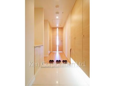 玄関 ※26階の同じ間取タイプを撮影。仕様が異なることがあります。