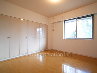 エンブレムコート明石町の写真 ベッドルーム ※2階の同じ間取タイプを撮影。仕様が異なることがあります。