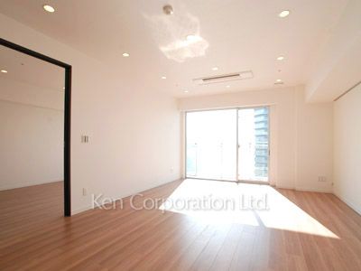 Brillia ist Tower 勝どきの写真 リビングダイニング（カラータイプメイプル） ※43階の同じ間取タイプを撮影。仕様が異なることがあります。