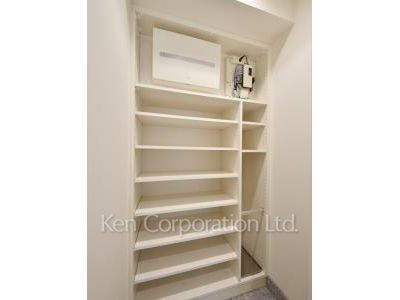 Brillia ist Tower 勝どきの写真 シューズインクローゼット ※37階の同じ間取タイプを撮影。仕様が異なることがあります。