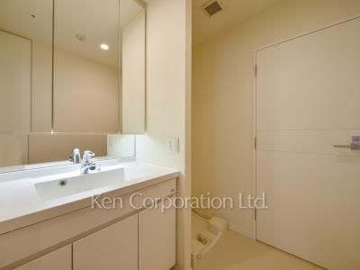 Brillia ist Tower 勝どきの写真 パウダールーム ※18階の同じ間取タイプを撮影。仕様が異なることがあります。