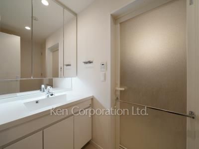 パウダールーム ※18階の同じ間取タイプを撮影。仕様が異なることがあります。