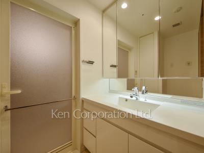 Brillia ist Tower 勝どきの写真 パウダールーム ※34階の同じ間取タイプを撮影。仕様が異なることがあります。