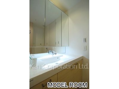 パウダールーム ※16階の同じ間取タイプを撮影。仕様が異なることがあります。