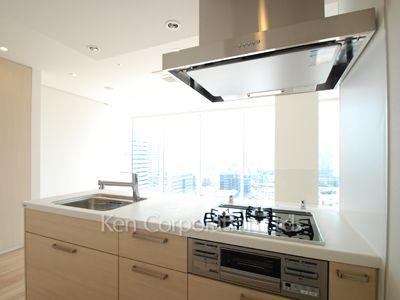 キッチン ※16階の同じ間取タイプを撮影。仕様が異なることがあります。