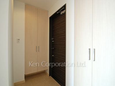 玄関 ※16階の同じ間取タイプを撮影。仕様が異なることがあります。