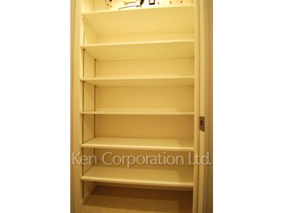 スカイハウス浜離宮の写真 シューズクローゼット ※16階の同じ間取タイプを撮影。仕様が異なることがあります。