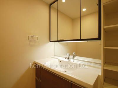 MOMENTO SHIODOMEの写真 パウダールーム ※19階の同じ間取タイプを撮影。仕様が異なることがあります。