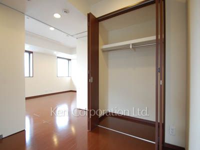 MOMENTO SHIODOMEの写真 クローゼット ※19階の同じ間取タイプを撮影。仕様が異なることがあります。