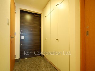 MOMENTO SHIODOMEの写真 玄関 ※19階の同じ間取タイプを撮影。仕様が異なることがあります。