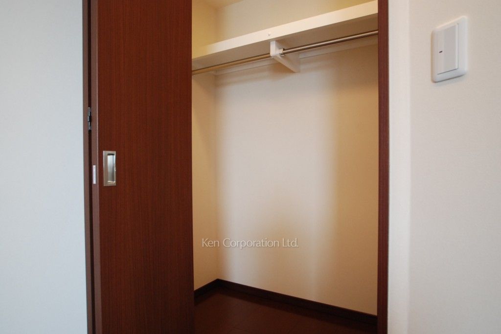 MOMENTO SHIODOMEの写真 ウォークインクローゼット ※19階の同じ間取タイプを撮影。仕様が異なることがあります。